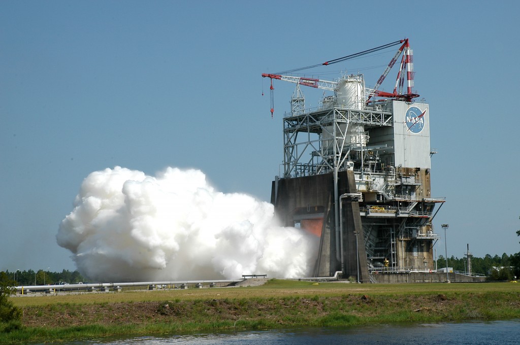NASA Just Tested The RS-25 Rocket Yesterday [Video] - Shocking Science
